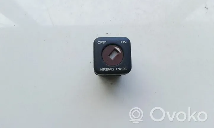 Citroen C4 I Passenger airbag on/off switch 