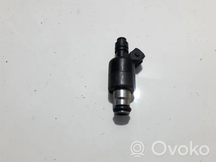 Opel Corsa B Fuel injector 17089276