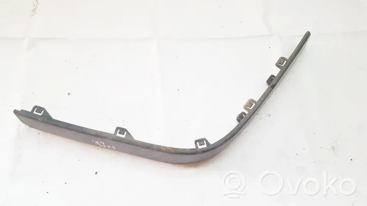 Audi 80 90 S2 B4 Apdailinė priekinio bamperio juosta 8a0807222e