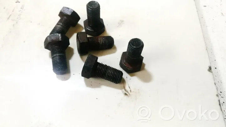 Opel Zafira B Nuts/bolts 