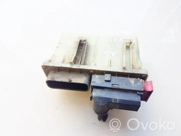 Opel Astra F Relais de ventilateur de liquide de refroidissement 24456733