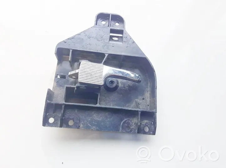 Audi 80 90 B2 Etuoven sisäkahva 811837710