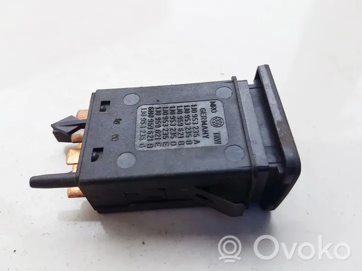 Volkswagen Bora Windscreen/window heater switch 1J0953235A