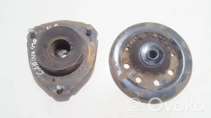 Toyota Carina T210 Supporto di montaggio della molla elicoidale 