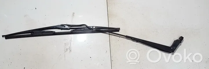 Volkswagen PASSAT B3 Front wiper blade arm 