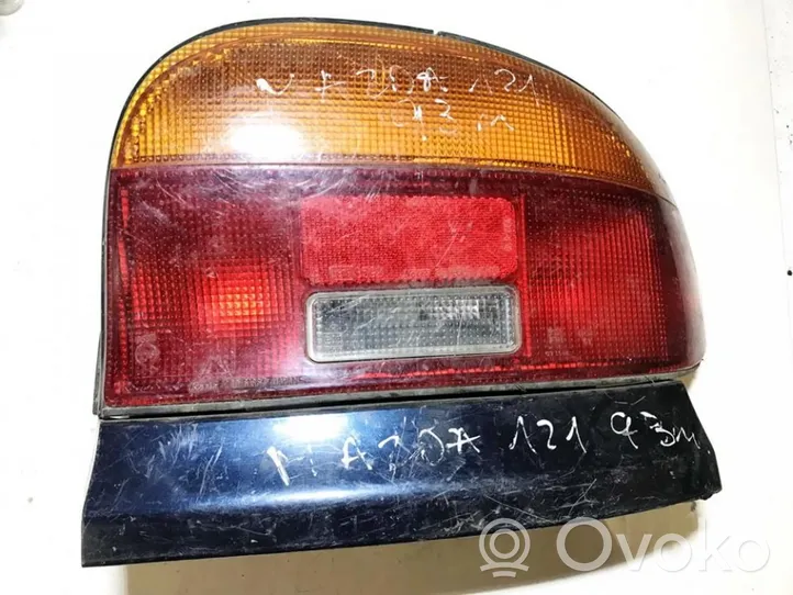 Mazda 121 Lampa tylna 