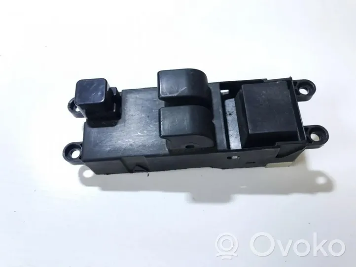 Nissan Primera Support bouton lève vitre porte avant 