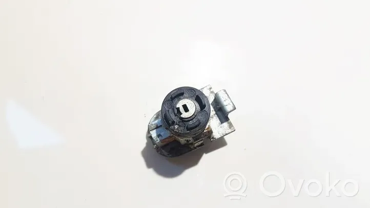 Volvo C30 Serratura portiera anteriore (vicino alla maniglia) 8679168