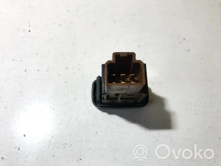 Nissan Primera Bouton de dégivrage pare-brise 