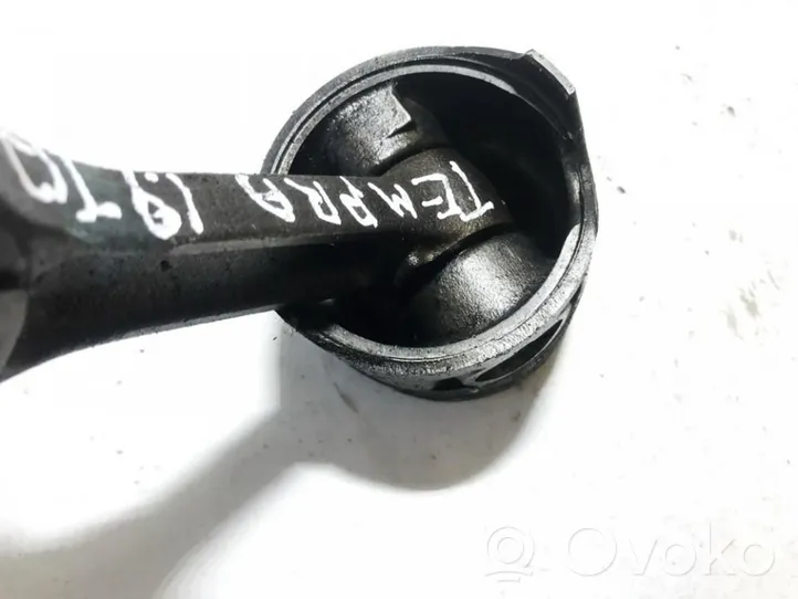 Fiat Tempra Piston with connecting rod 