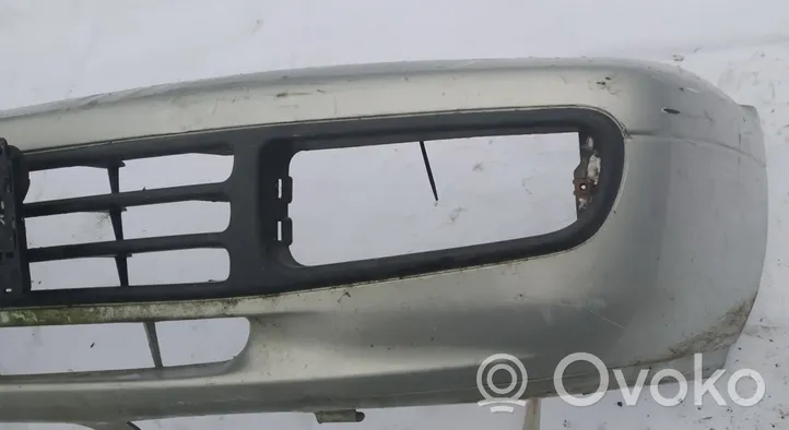 Mitsubishi Space Wagon Zderzak przedni pilka
