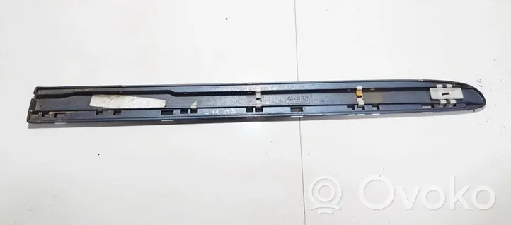 Mercedes-Benz E W211 Rivestimento portiera posteriore (modanatura) A2116901362