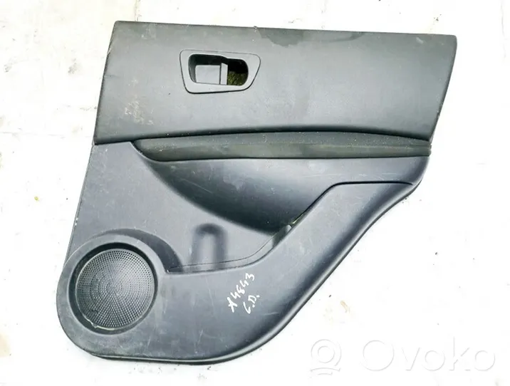 Nissan Qashqai Moldura del tarjetero de la puerta trasera 82976jd900