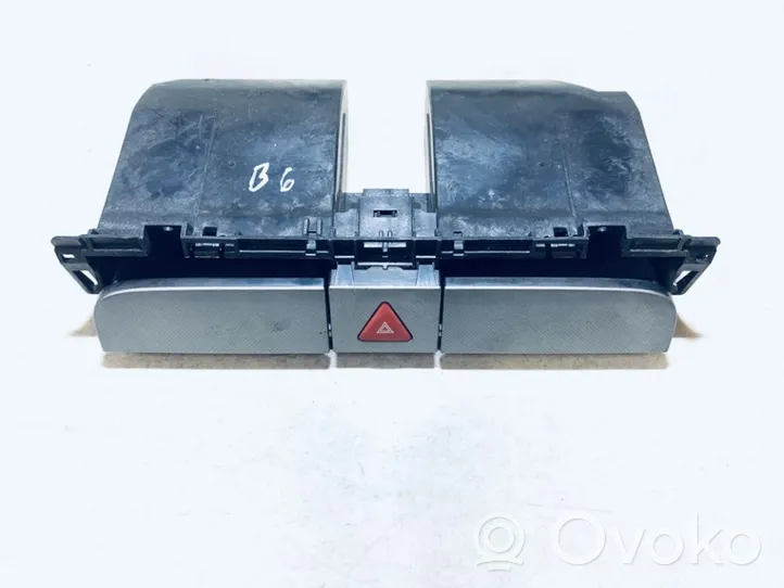 Volkswagen PASSAT B6 Cup holder 3C0858407