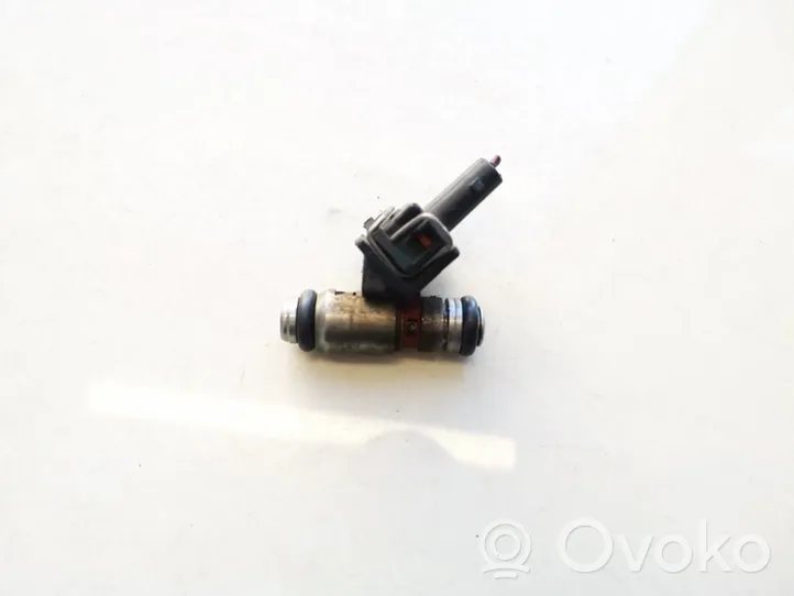 Volkswagen Golf IV Fuel injector 036031c
