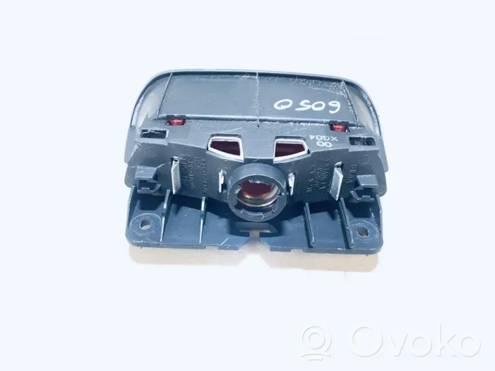 Honda CR-V Third/center stoplight P6939