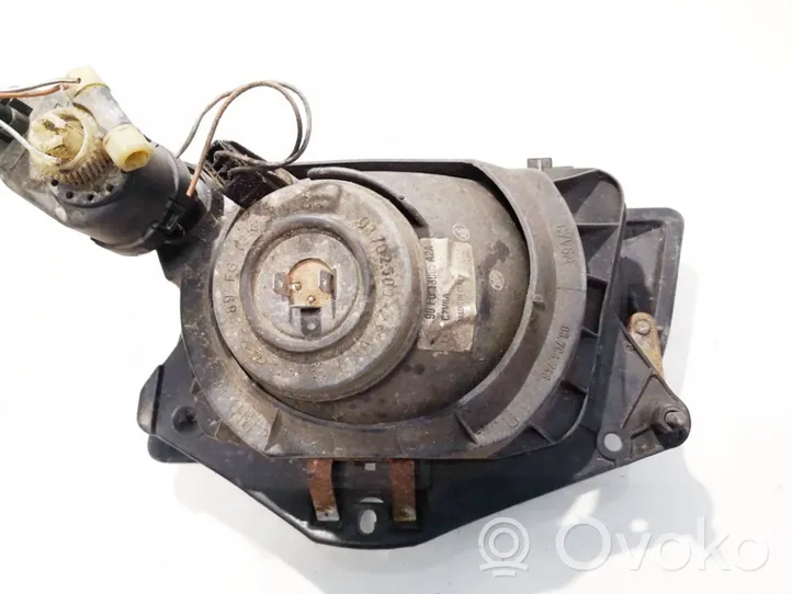 Ford Fiesta Lampa przednia 90fg13005a2a