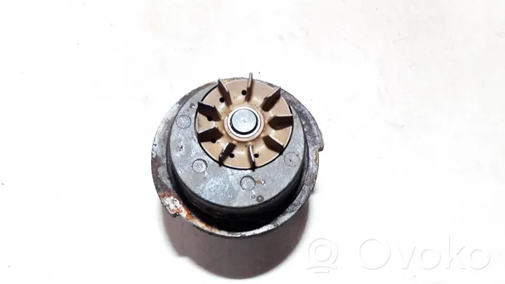 Opel Corsa B Pompe de circulation d'eau 90412725