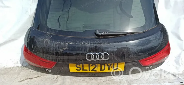 Audi A1 Tylna klapa bagażnika Juoda