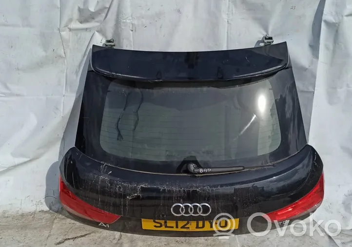 Audi A1 Tylna klapa bagażnika Juoda