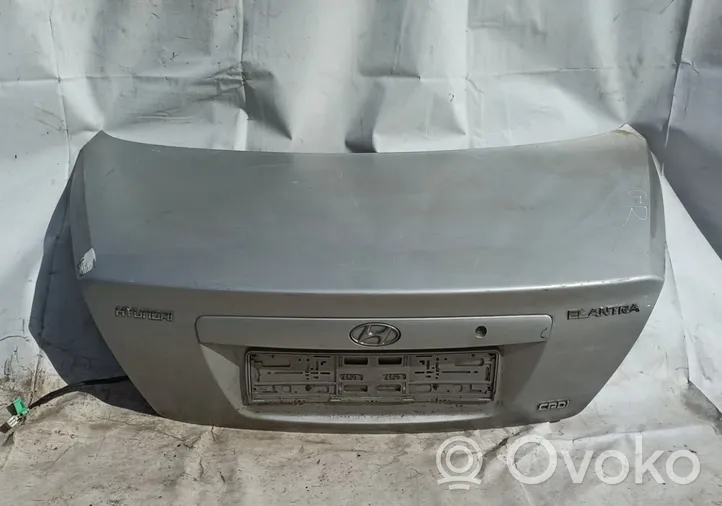 Hyundai Elantra Tylna klapa bagażnika Sidabrine