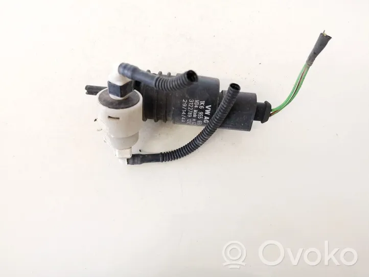 Volkswagen Scirocco Windscreen/windshield washer pump 1k6955651