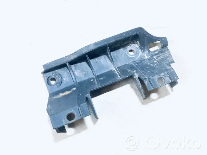 Volvo S40, V40 Support de pare-chocs arrière 84660