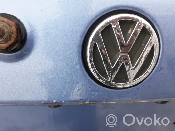 Volkswagen Golf III Mostrina con logo/emblema della casa automobilistica 