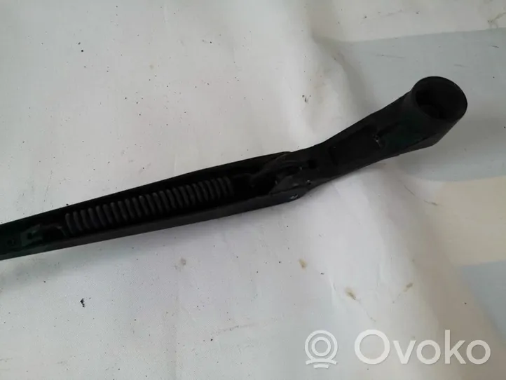 Mitsubishi Lancer Front wiper blade arm 