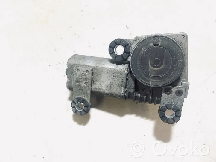 BMW 5 E39 Galinio stiklo valytuvo varikliukas 8361640