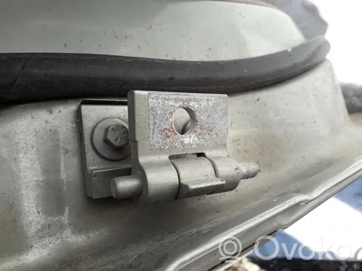 Volvo XC90 Zawias dolny drzwi tylnych 