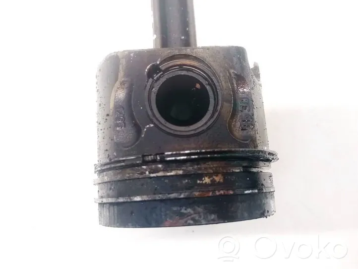 Volkswagen Caddy Piston with connecting rod 