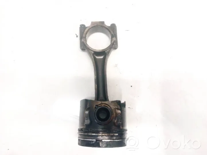 Volkswagen Caddy Piston with connecting rod 