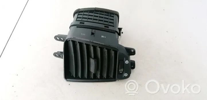 KIA Sorento Centrālais gaisa ventilācijas režģis 974403E500