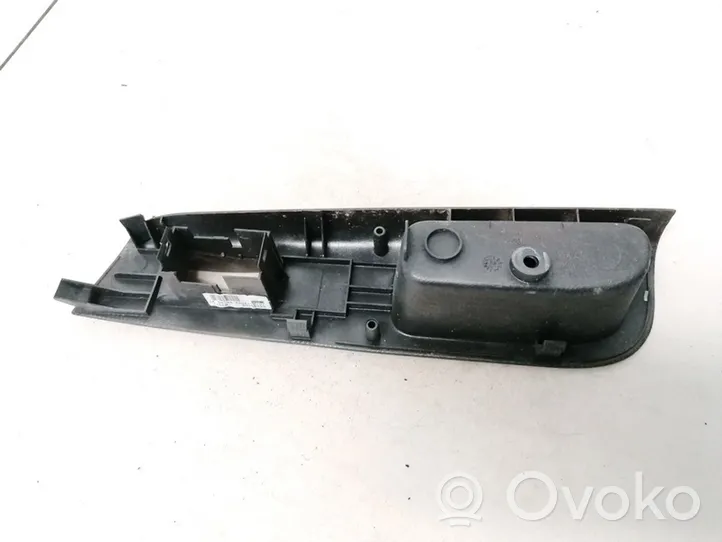 Toyota Corolla E120 E130 Support bouton lève vitre porte avant 54035108