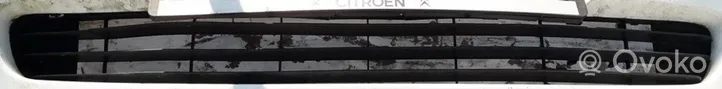 Citroen C5 Etupuskurin alempi jäähdytinsäleikkö 