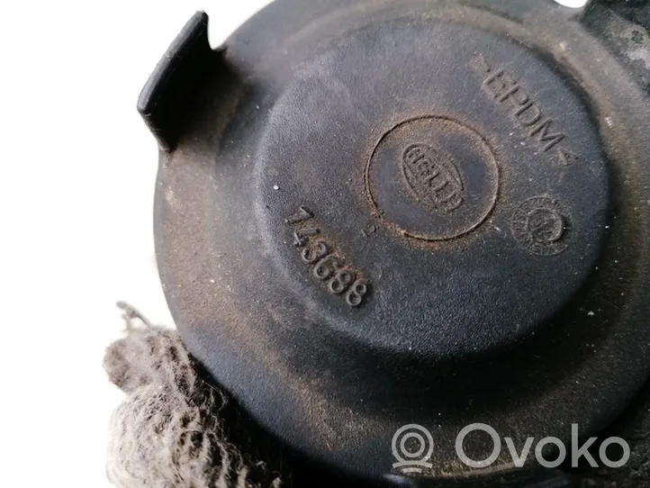 Volkswagen PASSAT B5 Cache-poussière de phare avant 143688