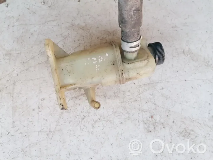 Mazda 626 Serbatoio/vaschetta del liquido del servosterzo 