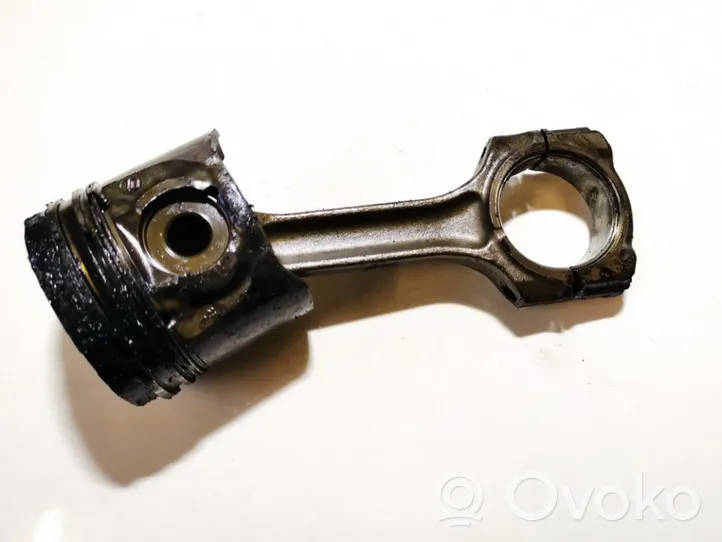 Peugeot 607 Piston avec bielle 