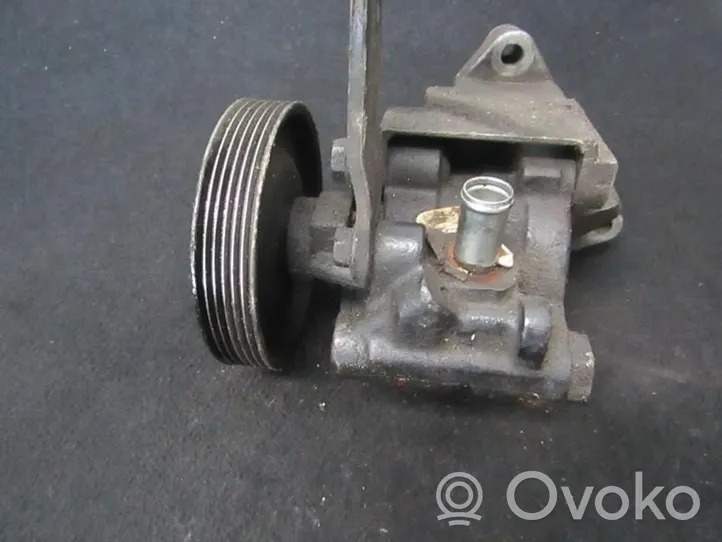 Renault 19 Pompe de direction assistée 7700741348