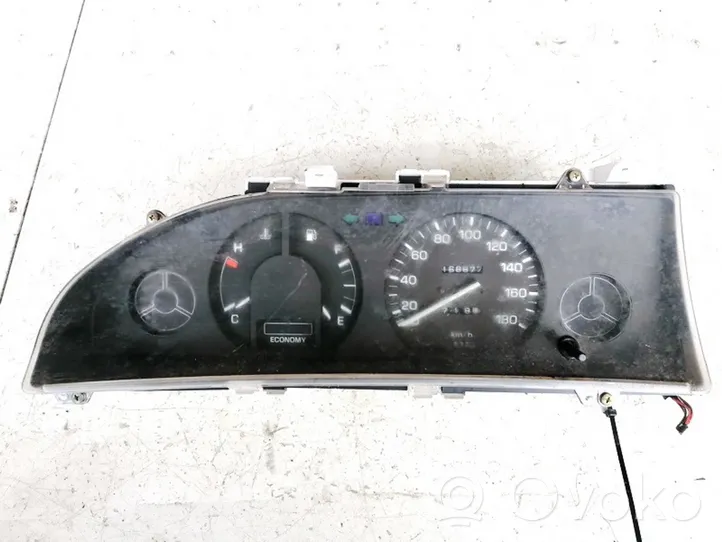 Toyota Corolla E90 Geschwindigkeitsmesser Cockpit 832001A260