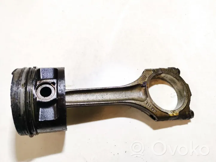 Ford Galaxy Piston with connecting rod 021E