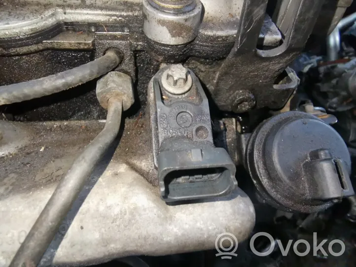 Opel Vectra B Czujnik ciśnienia powietrza 0281002438