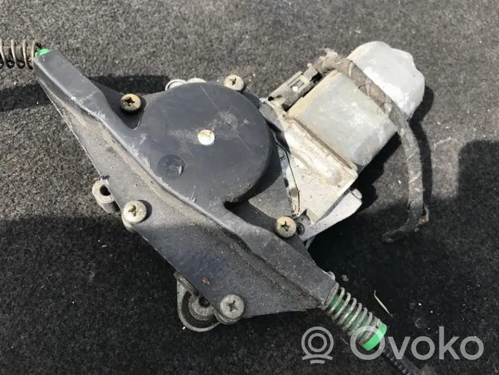 Ford Mondeo MK I Moteur de lève-vitre de porte avant 0130821680