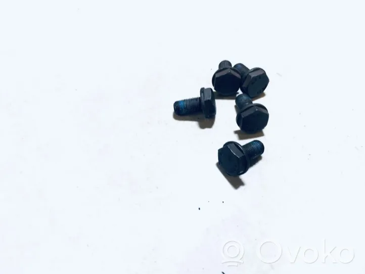 Volkswagen Golf IV Nuts/bolts 