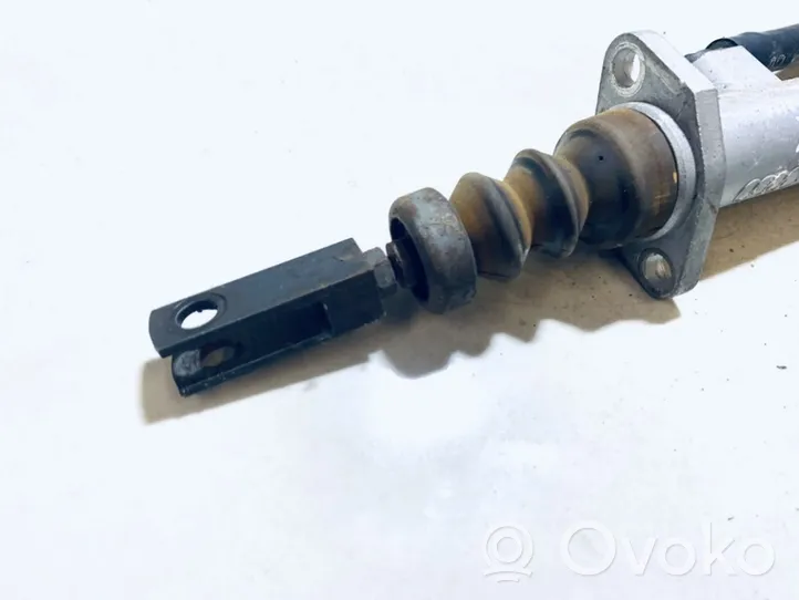 Audi 80 90 S2 B4 Pompa della frizione 893721401