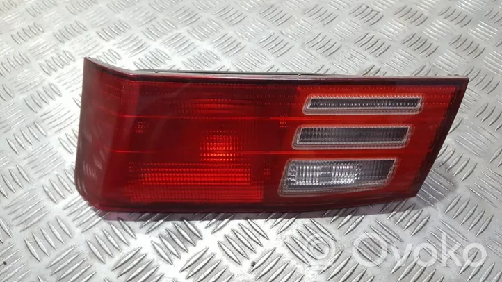 Mitsubishi Galant Lampy tylnej klapy bagażnika 22687201