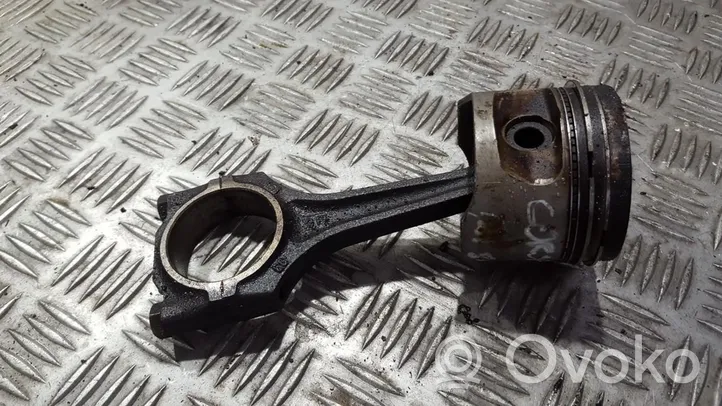 Opel Corsa B Piston avec bielle 