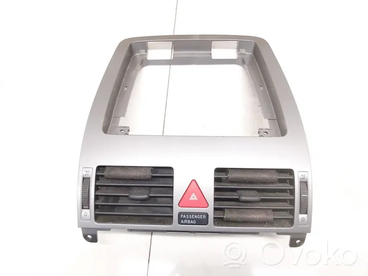 Volkswagen Touran I Centrālais gaisa ventilācijas režģis 1t0919234b