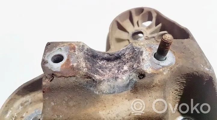 Volkswagen PASSAT B5 Engine mounting bracket 8d0199351h